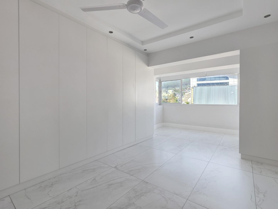 To Let 1 Bedroom Property for Rent in Sea Point Western Cape